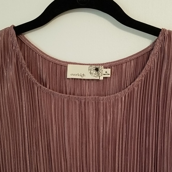 Everleigh Dusty Mauve Pleated Sleeveless Top in XL - Picture 3 of 9